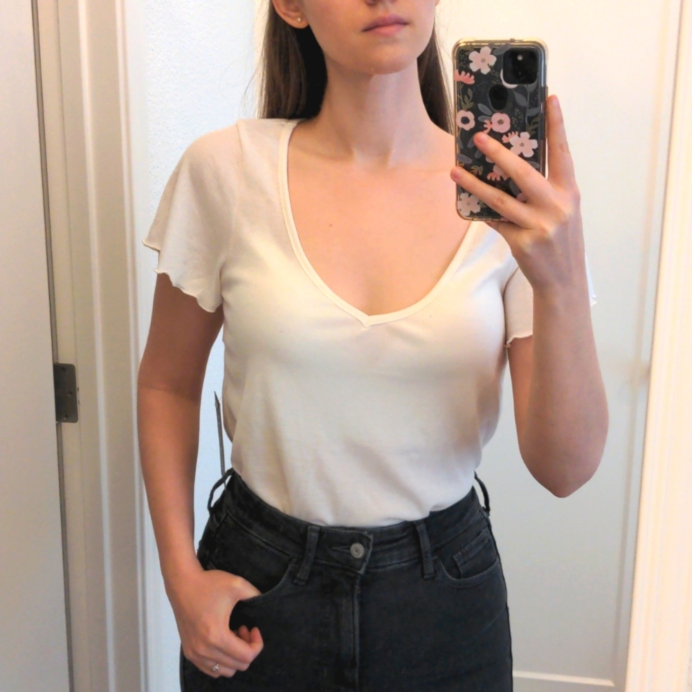 Mod cloth flutter lettuce hem ribbed V neck shirt